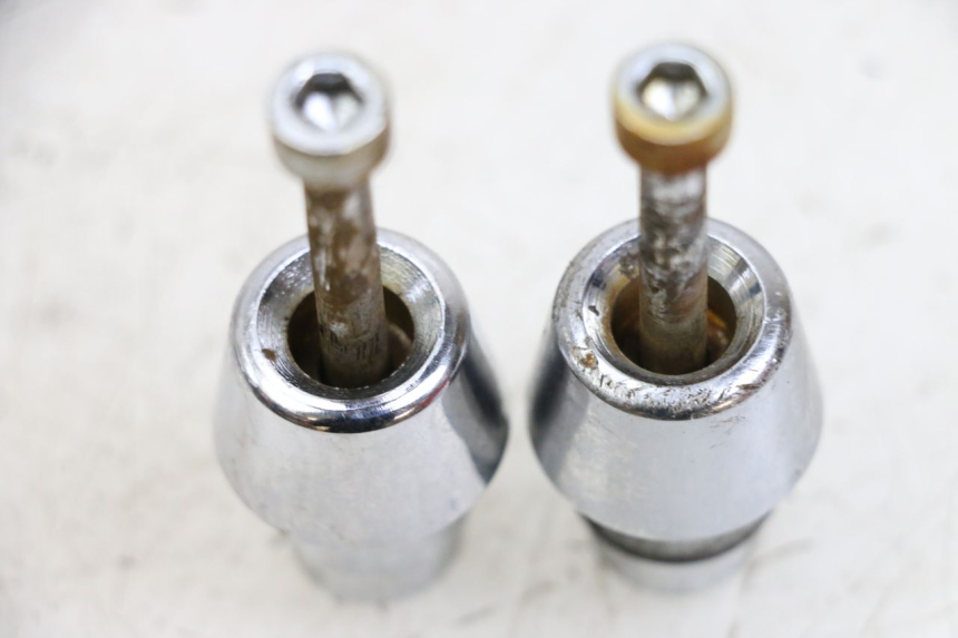 photo de EMBOUT DE GUIDON PEUGEOT SPEEDFIGHT 4 2T 50 (2015 - 2019) - Détail de la pièce