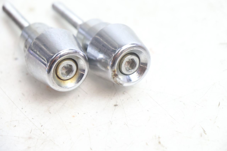 photo de EMBOUT DE GUIDON PEUGEOT STREETZONE NAKED 2T 50 (2014 - 2018) - Détail de la pièce