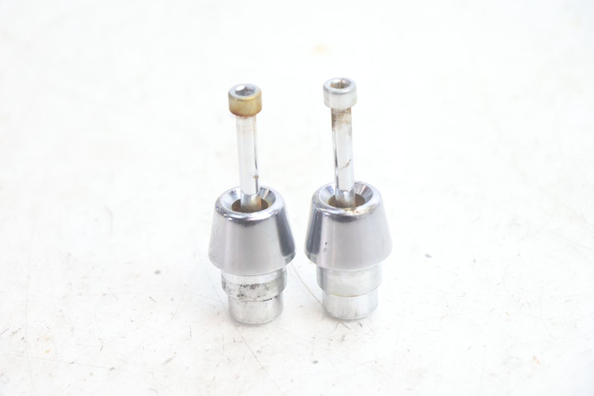 photo de EMBOUT DE GUIDON PEUGEOT STREETZONE NAKED 2T 50 (2014 - 2018) - Autre angle de vue