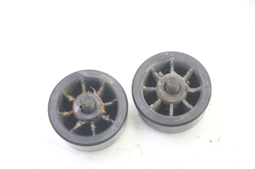 photo de EMBOUT DE GUIDON APRILIA SXR 50 (2021 - 2023) - Gros plan technique