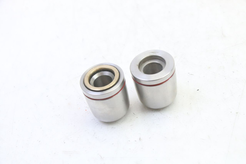 photo de EMBOUT DE GUIDON YAMAHA TDM ABS 900 (2002 - 2014) - Gros plan technique