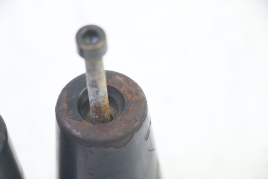 photo de EMBOUT DE GUIDON PEUGEOT TWEET PRO EFI 4T 50 (2021 - 2022) - Zoom état d’usage