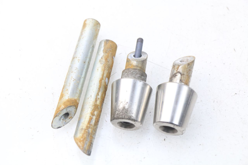 photo de EMBOUT DE GUIDON PEUGEOT TWEET 125 (2010 - 2017) - Détail de la pièce