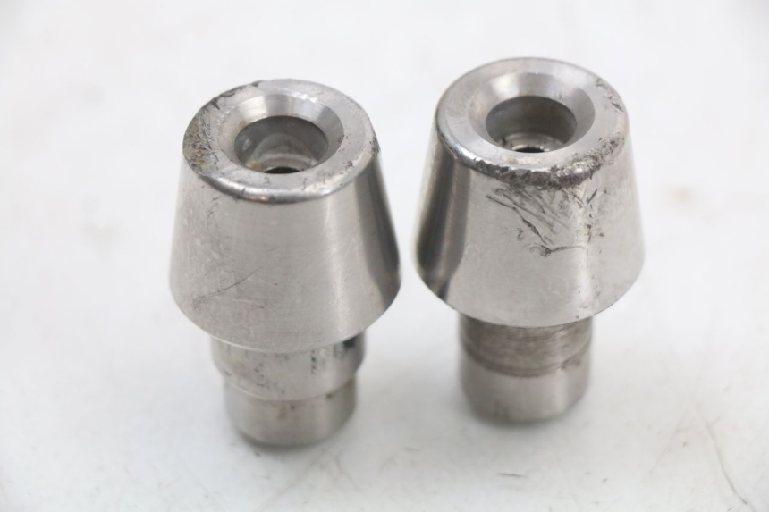 photo de EMBOUT DE GUIDON PEUGEOT TWEET 125 (2018 - 2021) - Zoom état d’usage