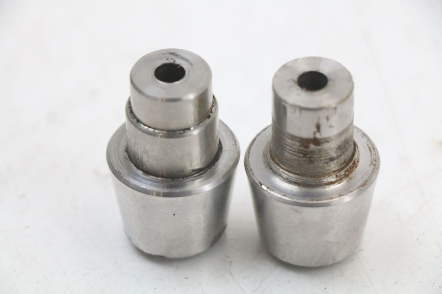 photo de EMBOUT DE GUIDON PEUGEOT TWEET 125 (2018 - 2021) - Autre angle de vue