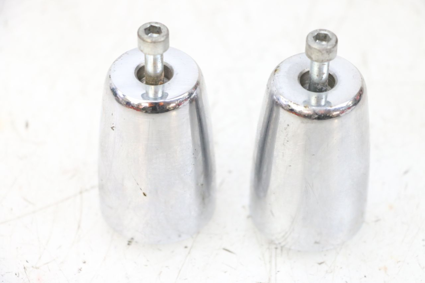 photo de EMBOUT DE GUIDON PIAGGIO VESPA GTS SUPER IE 125 (2009 - 2016) - Autre angle de vue