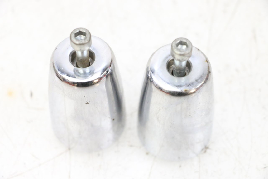 photo de EMBOUT DE GUIDON PIAGGIO VESPA GTS SUPER IE 125 (2009 - 2016) - Gros plan technique