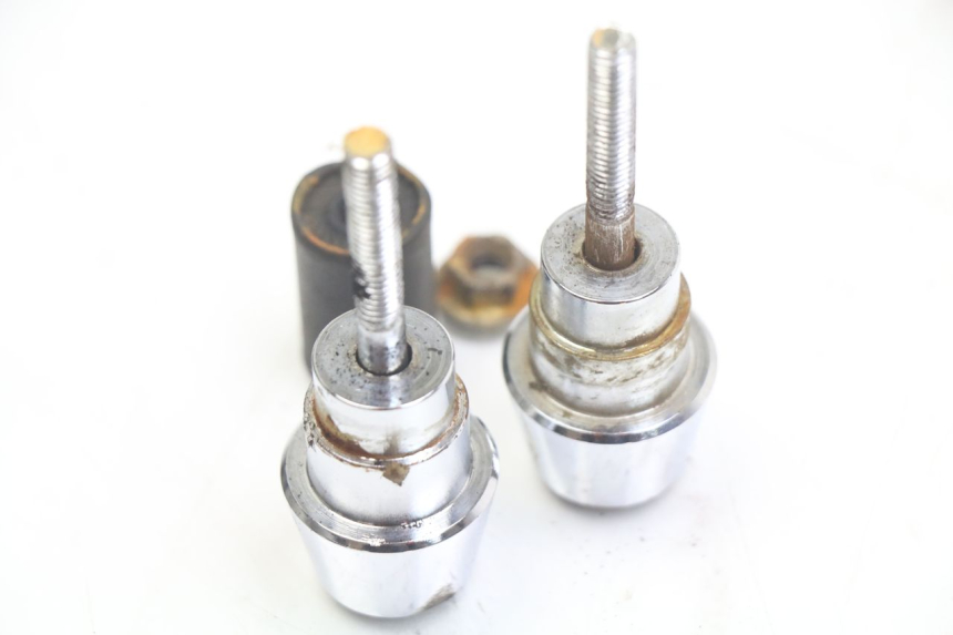 photo de EMBOUT DE GUIDON PEUGEOT VIVACITY 125 (2010 - 2017) - Détail de la pièce