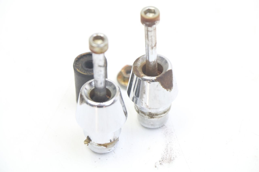 photo de EMBOUT DE GUIDON PEUGEOT VIVACITY 125 (2010 - 2017) - Zoom état d’usage