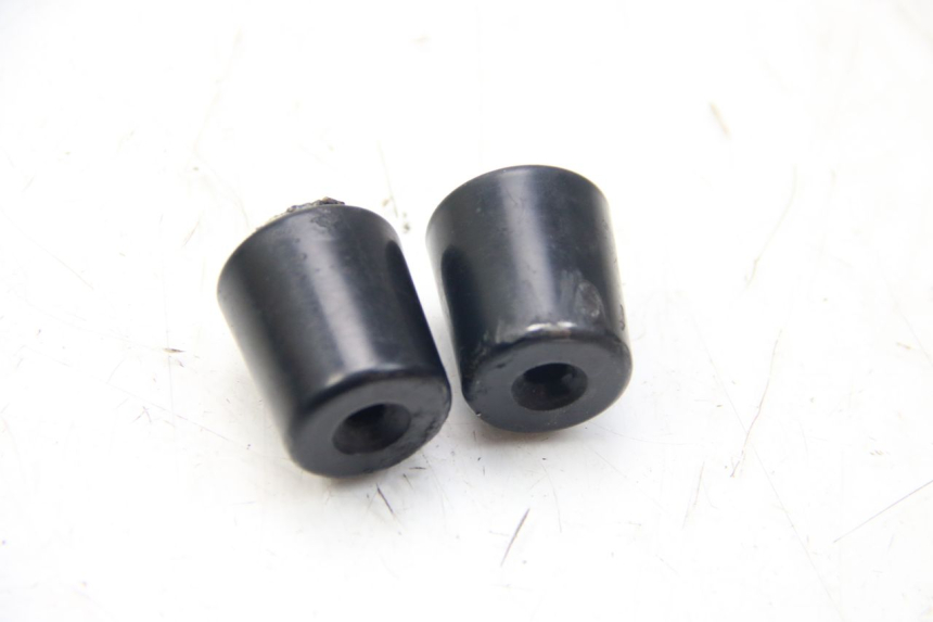 photo de EMBOUT DE GUIDON SYM WOLF SB 125 (2011 - 2018) - Autre angle de vue