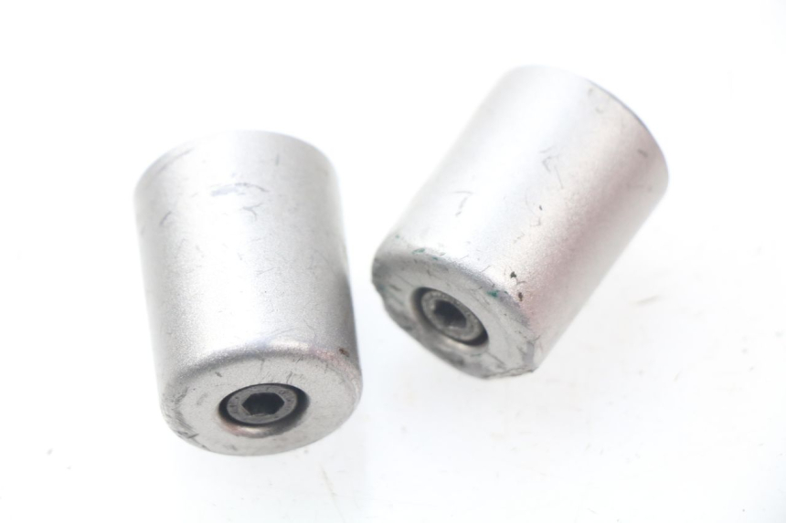 photo de EMBOUT DE GUIDON YAMAHA X-MAX XMAX 125 (2010 - 2013) - Zoom état d’usage