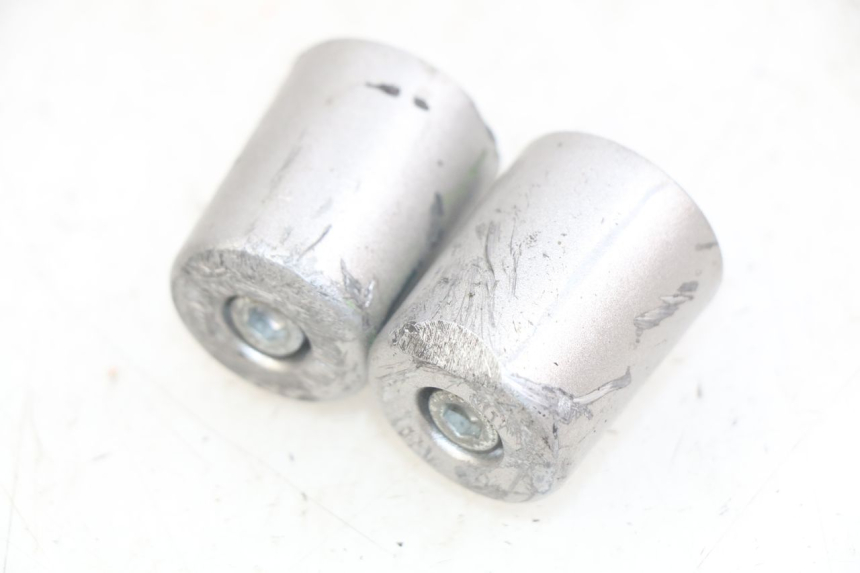 photo de EMBOUT DE GUIDON YAMAHA X-MAX XMAX 125 (2010 - 2013) - Zoom état d’usage