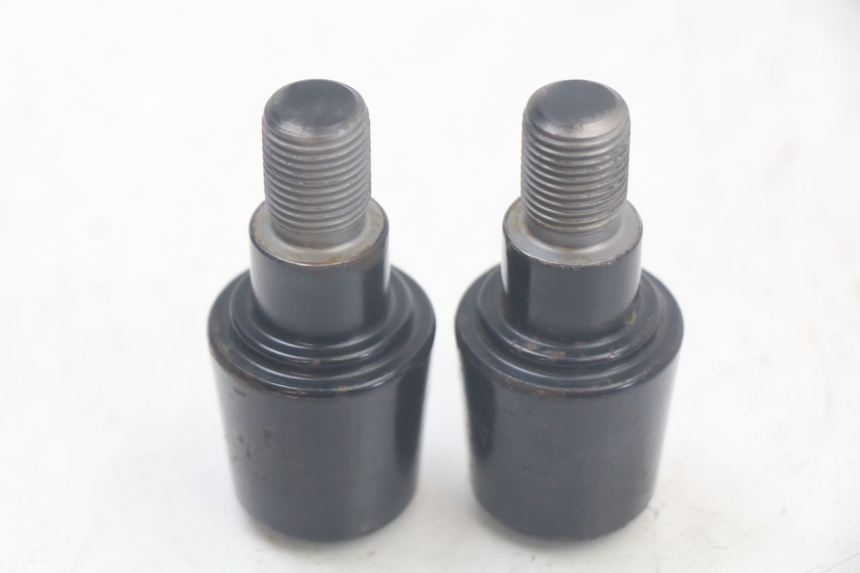 photo de EMBOUT DE GUIDON YAMAHA XMAX X-MAX 125 (2006 - 2009) - Gros plan technique