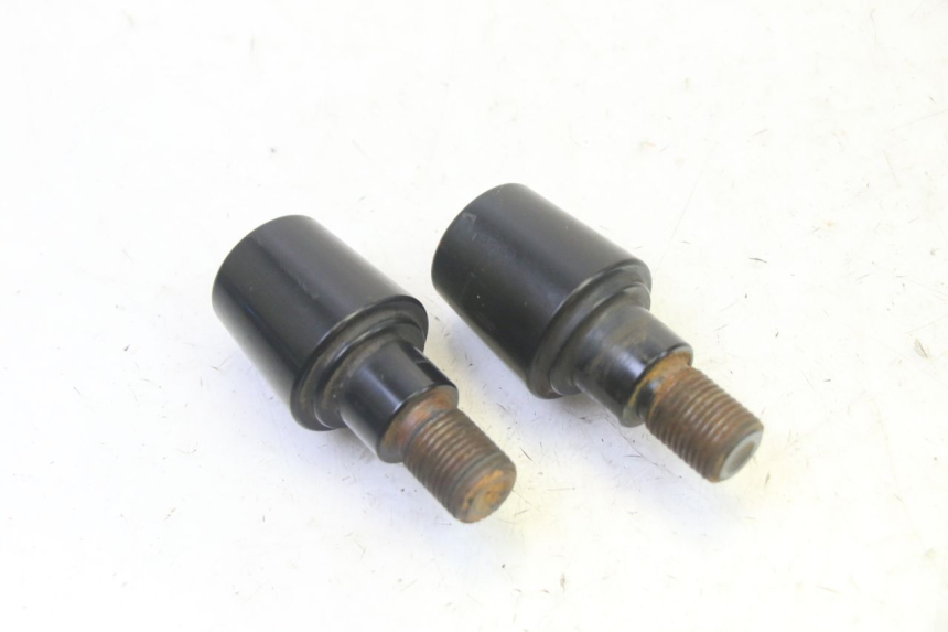 photo de EMBOUT DE GUIDON YAMAHA X-MAX XMAX 250 (2006 - 2009) - Gros plan technique