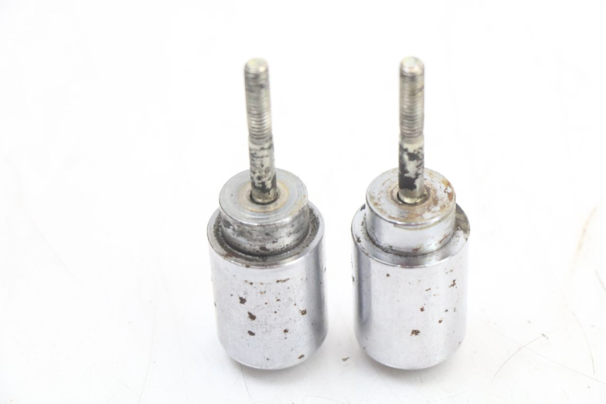 photo de EMBOUT DE GUIDON YAMAHA XJ F 900 (1983 - 1994) - Gros plan technique