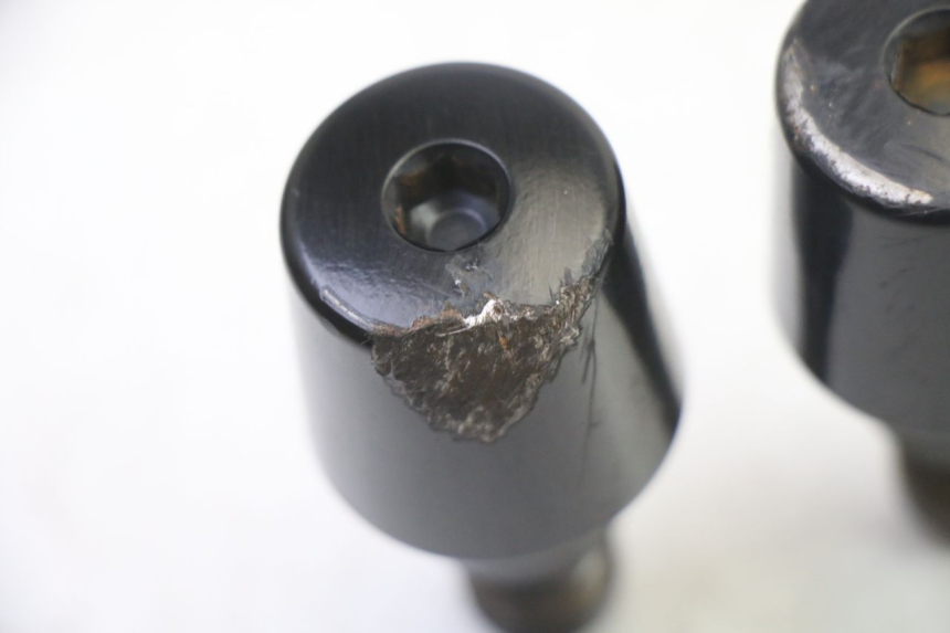 photo de EMBOUT DE GUIDON YAMAHA XJ6 ABS 600 (2008 - 2016) - Zoom état d’usage