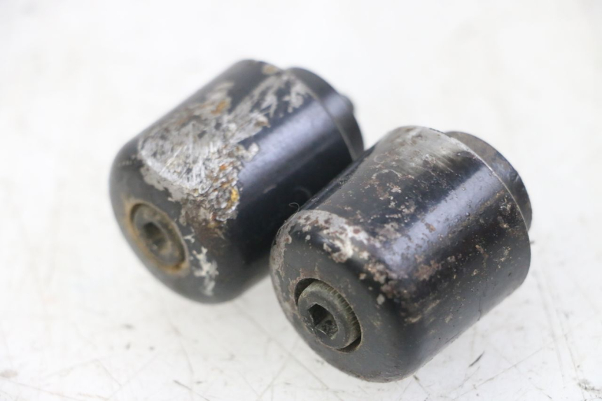 photo de EMBOUT DE GUIDON YAMAHA FZS FAZER 600 (2001 - 2003) - Zoom état d’usage