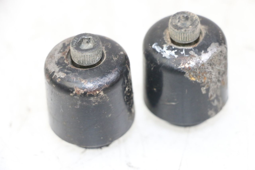 photo de EMBOUT DE GUIDON YAMAHA FZS FAZER 600 (2001 - 2003) - Autre angle de vue