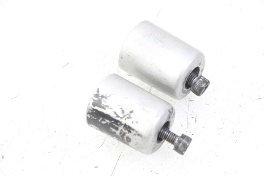 photo de EMBOUT DE GUIDON YAMAHA X-MAX XMAX ABS 250 (2010 - 2014) - Détail de la pièce