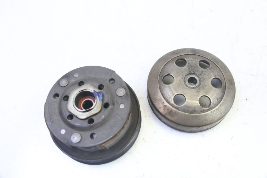 photo de EMBRAYAGE KYMCO AGILITY 4T 50 (2005 - 2018) - Gros plan technique