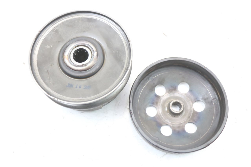 photo de EMBRAYAGE MBK BOOSTER SPIRIT 50 (1999 - 2003) - Gros plan technique