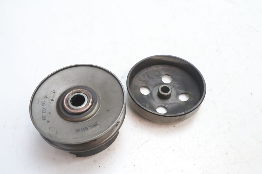 photo de EMBRAYAGE MBK BOOSTER SPIRIT 50 (2004 - 2017) - Gros plan technique