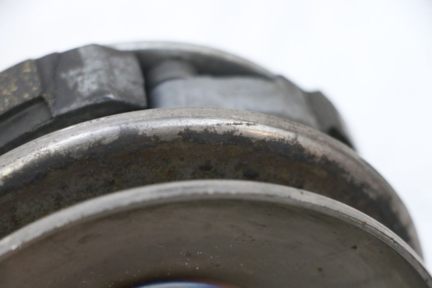 photo de EMBRAYAGE MBK BOOSTER SPIRIT NAKED 50 (2004 - 2017) - Gros plan technique