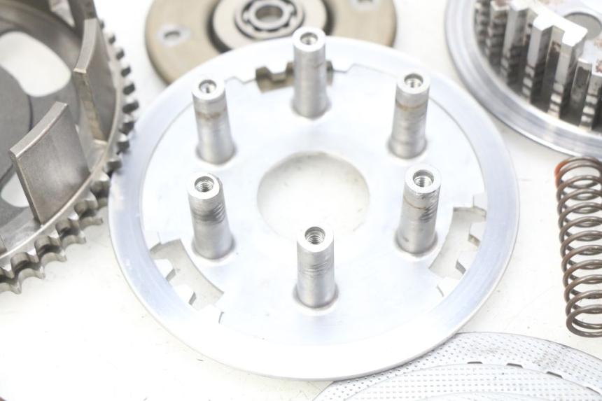 photo de EMBRAYAGE ROYAL ENFIELD BULLET CLASSIC 500 (2017 - 2020) - Zoom composants