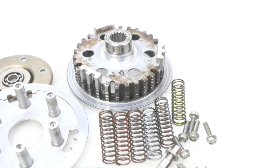 photo de EMBRAYAGE ROYAL ENFIELD BULLET CLASSIC 500 (2017 - 2020) - Vue rapprochée