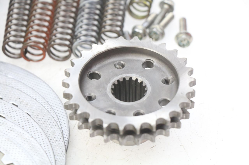 photo de EMBRAYAGE ROYAL ENFIELD BULLET CLASSIC 500 (2017 - 2020) - Points de fixation