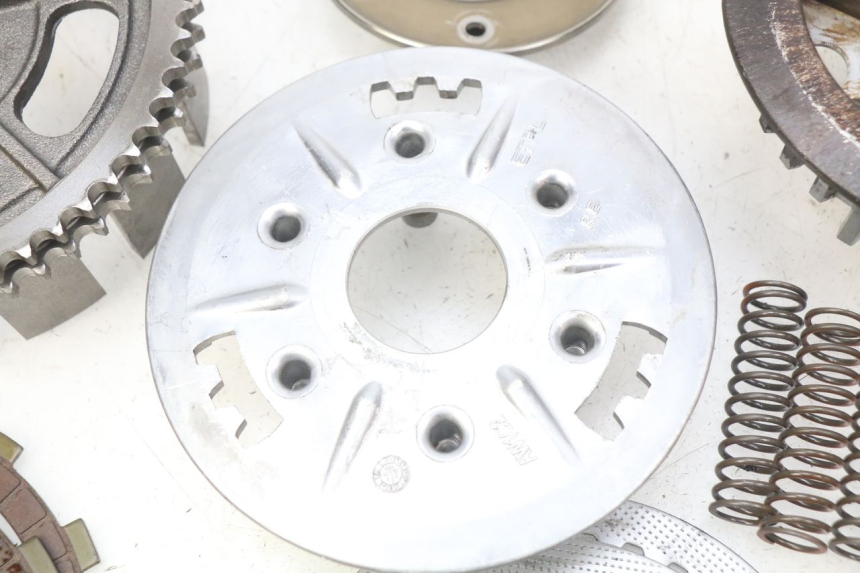 photo de EMBRAYAGE ROYAL ENFIELD BULLET CLASSIC 500 (2017 - 2020) - Pièce contrôlée