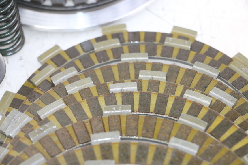 photo de EMBRAYAGE HONDA CB R 1000 (2018 - 2023) - Vue principale