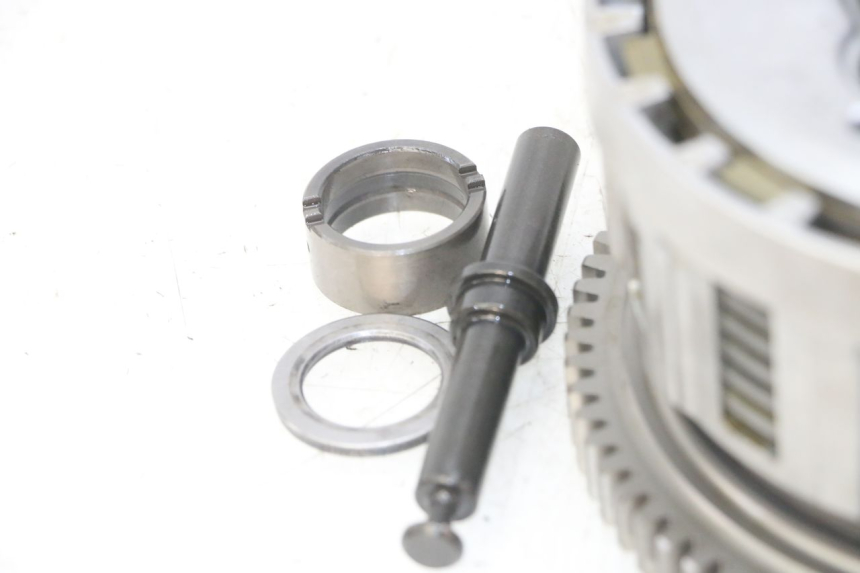 photo de EMBRAYAGE HONDA CB R 1000 (2018 - 2023) - Gros plan technique