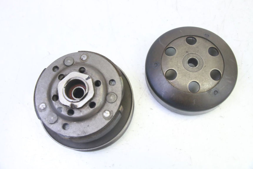 photo de EMBRAYAGE PEUGEOT CITYSTAR 50 (2013 - 2017) - Gros plan technique