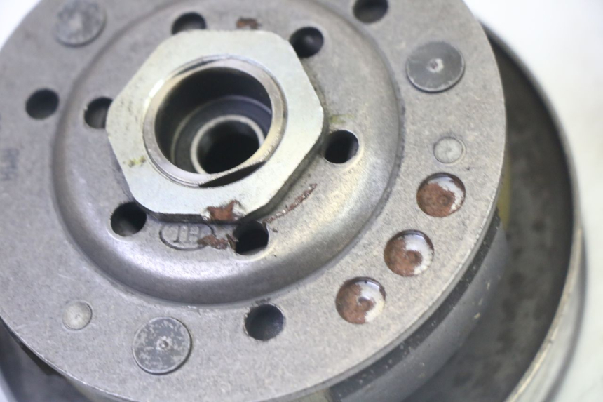 photo de EMBRAYAGE SYM CROX 4T 50 (2016 - 2023) - Gros plan technique