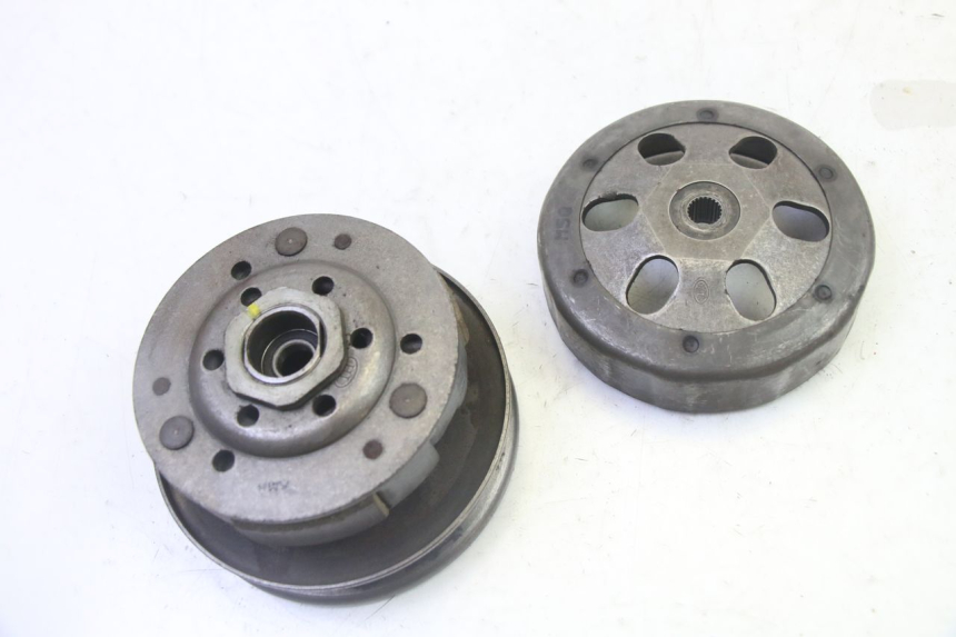 photo de EMBRAYAGE SYM CROX 4T 50 (2016 - 2023) - Gros plan technique