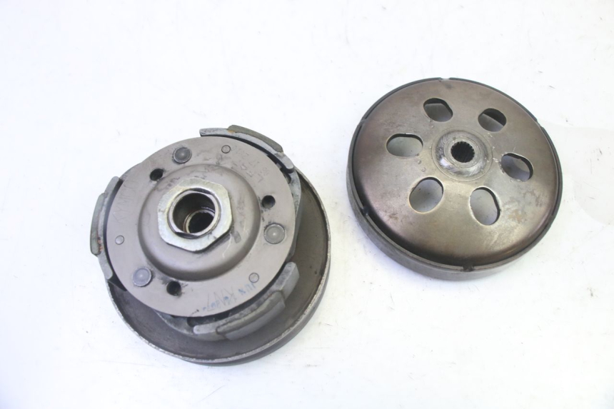 photo de EMBRAYAGE KYMCO DINK STREET 125 (2009 - 2014) - Gros plan technique