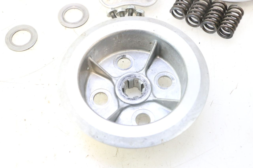 photo de EMBRAYAGE SUZUKI DR S 600 (1985 - 1989) - Vue rapprochée