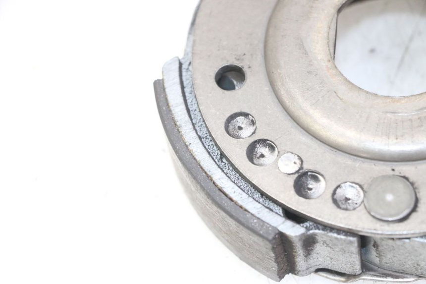 photo de EMBRAYAGE PEUGEOT ELYSTAR 125 (2002 - 2007) - Gros plan technique