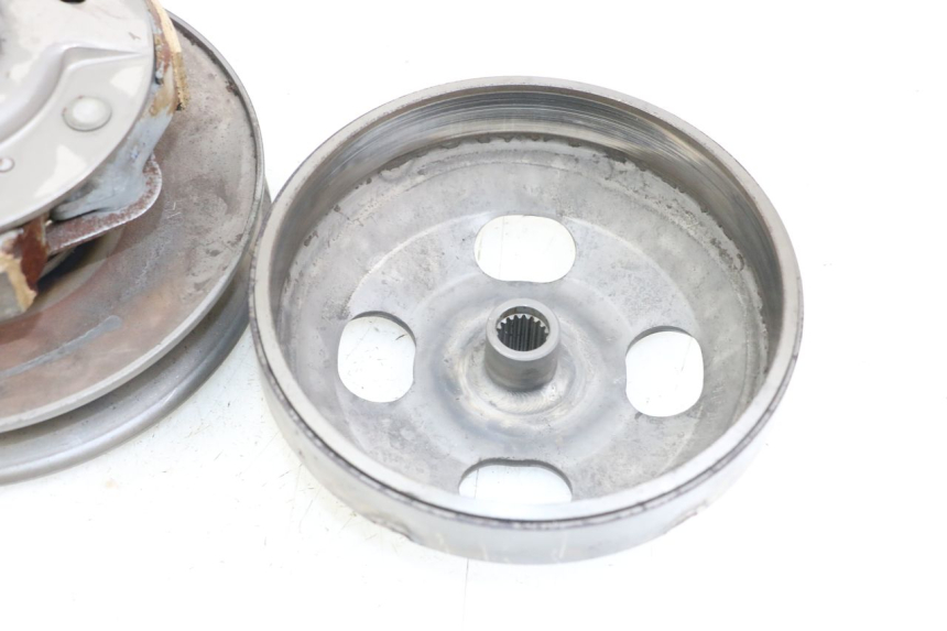 photo de EMBRAYAGE HONDA FES PANTHEON 2T 125 (1998 - 2002) - Gros plan technique