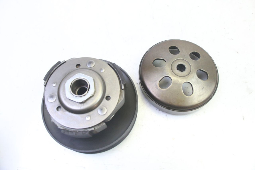 photo de EMBRAYAGE HONDA FES S-WING SWING ABS 125 (2007 - 2015) - Gros plan technique