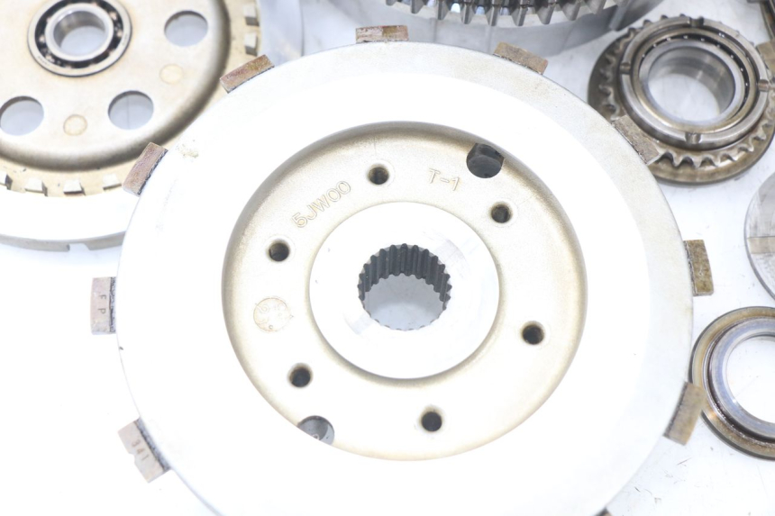 photo de EMBRAYAGE YAMAHA FJR ABS 1300 (2006 - 2012) - Gros plan technique