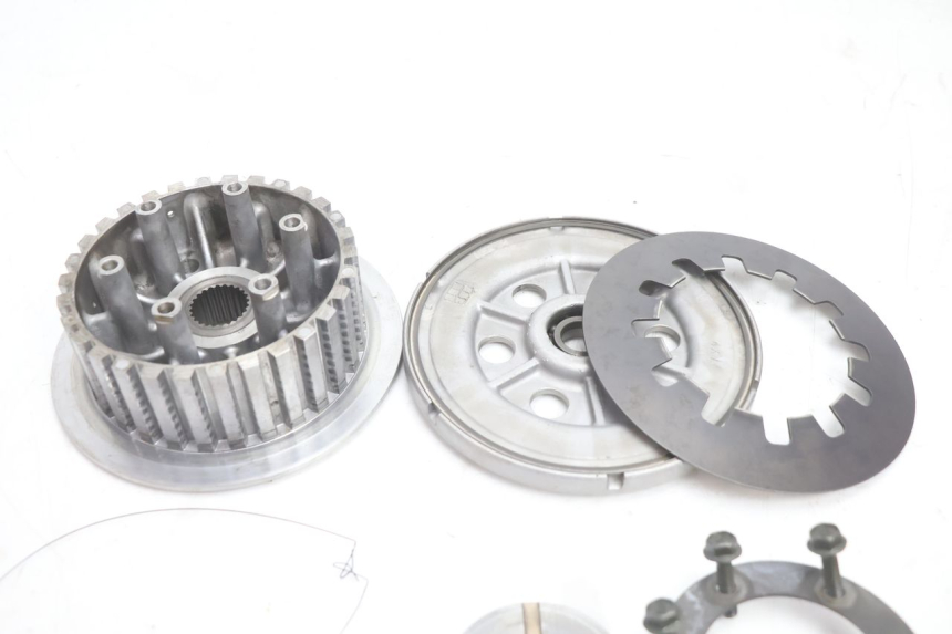 photo de EMBRAYAGE YAMAHA FJR 1300 (2001 - 2005) - Autre angle de vue