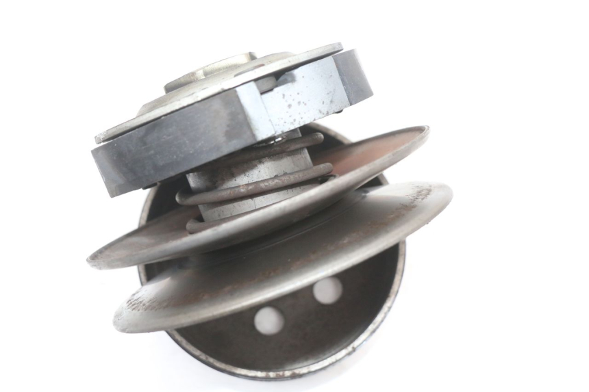 photo de EMBRAYAGE PIAGGIO FLY 4T 50 (2004 - 2010) - Gros plan technique