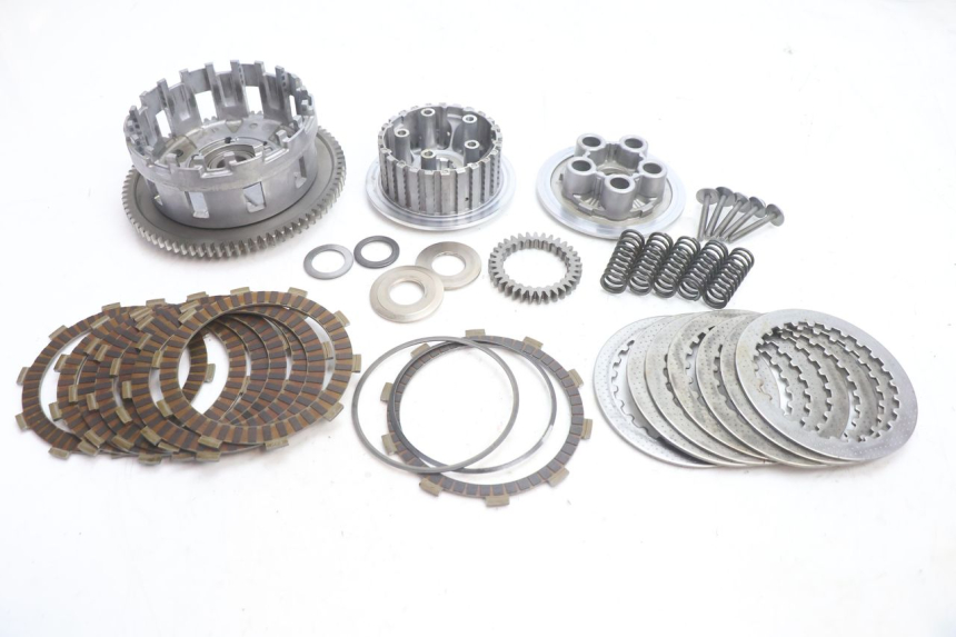 photo de EMBRAYAGE SUZUKI GSR 600 (2005 - 2012) - Vue principale