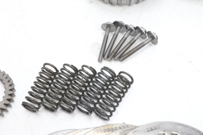 photo de EMBRAYAGE SUZUKI GSR 600 (2005 - 2012) - Vue produit