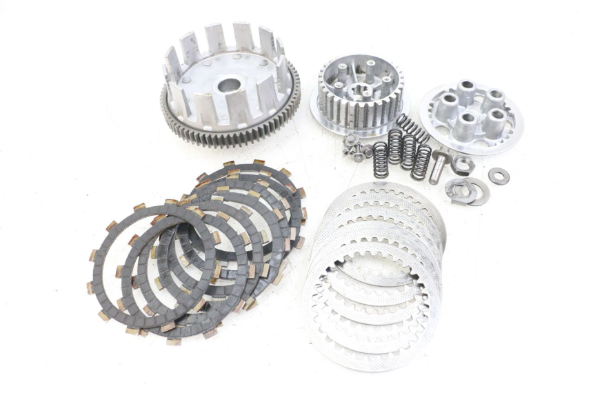 photo de EMBRAYAGE SUZUKI GSX E 250 (1982 - 1983) - Vue principale