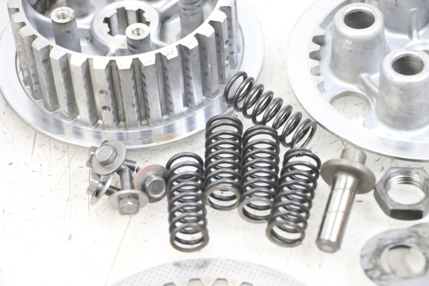 photo de EMBRAYAGE SUZUKI GSX E 250 (1982 - 1983) - Photo complémentaire