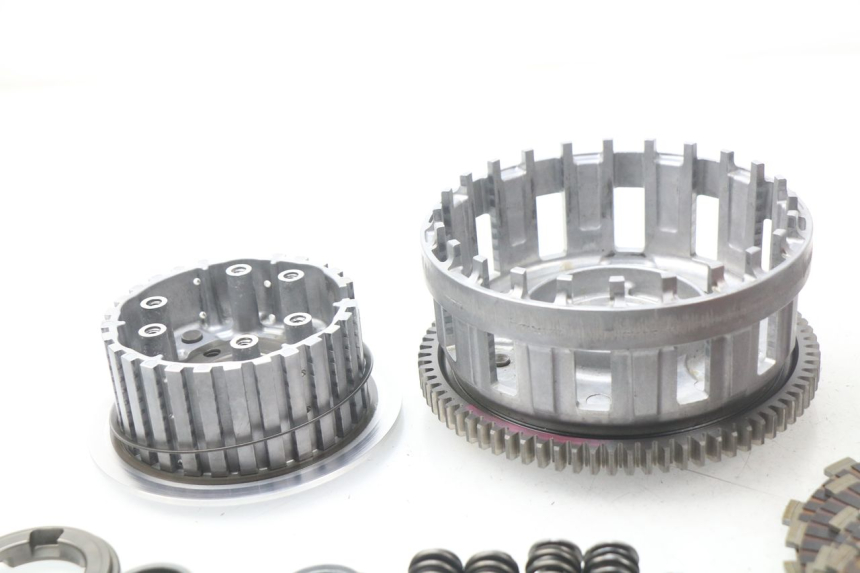 photo de EMBRAYAGE SUZUKI GSX-R GSXR K16 1000 (2012 - 2016) - Gros plan technique