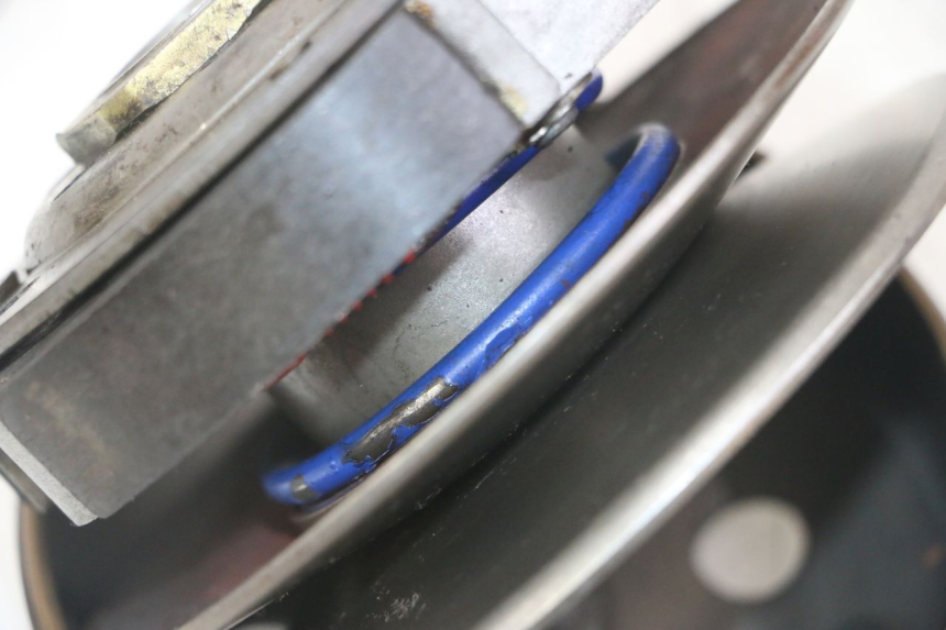 photo de EMBRAYAGE PEUGEOT JET FORCE CARBU 50 (2003 - 2016) - État de surface